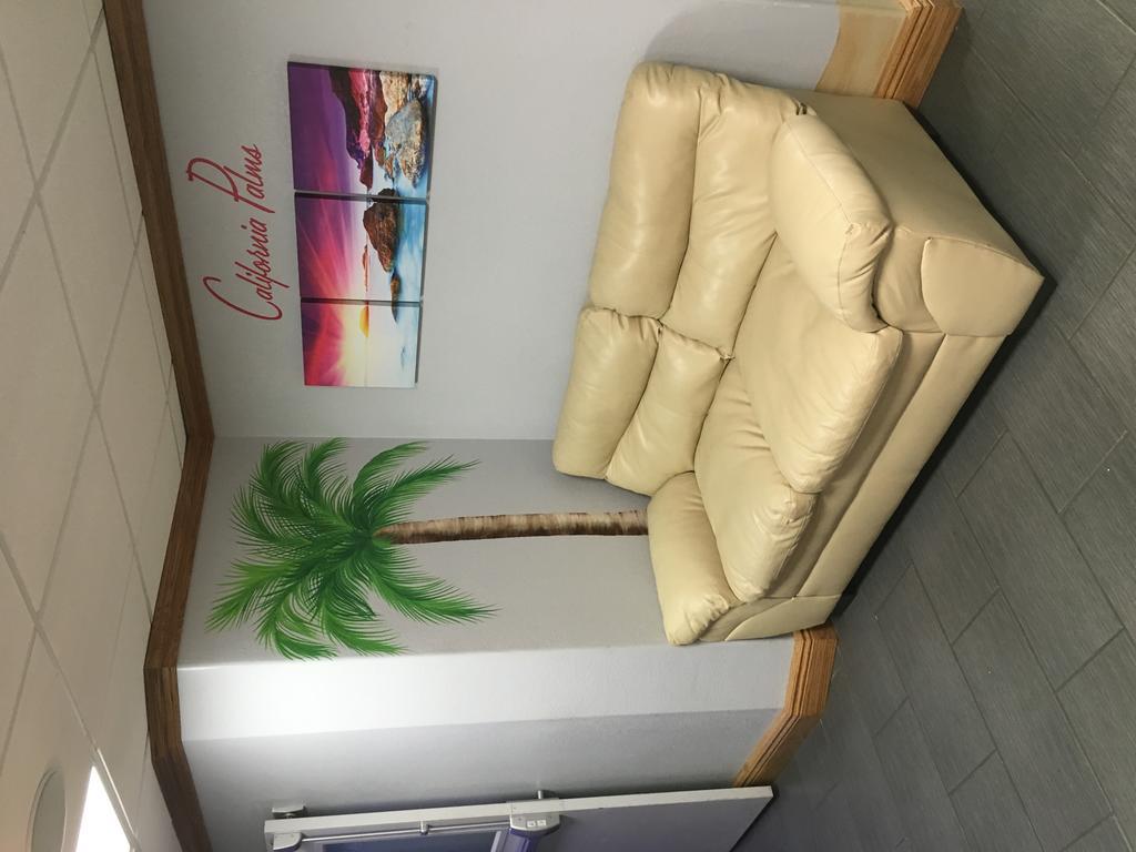 California Palms Hotel And Suites Austintown Kültér fotó