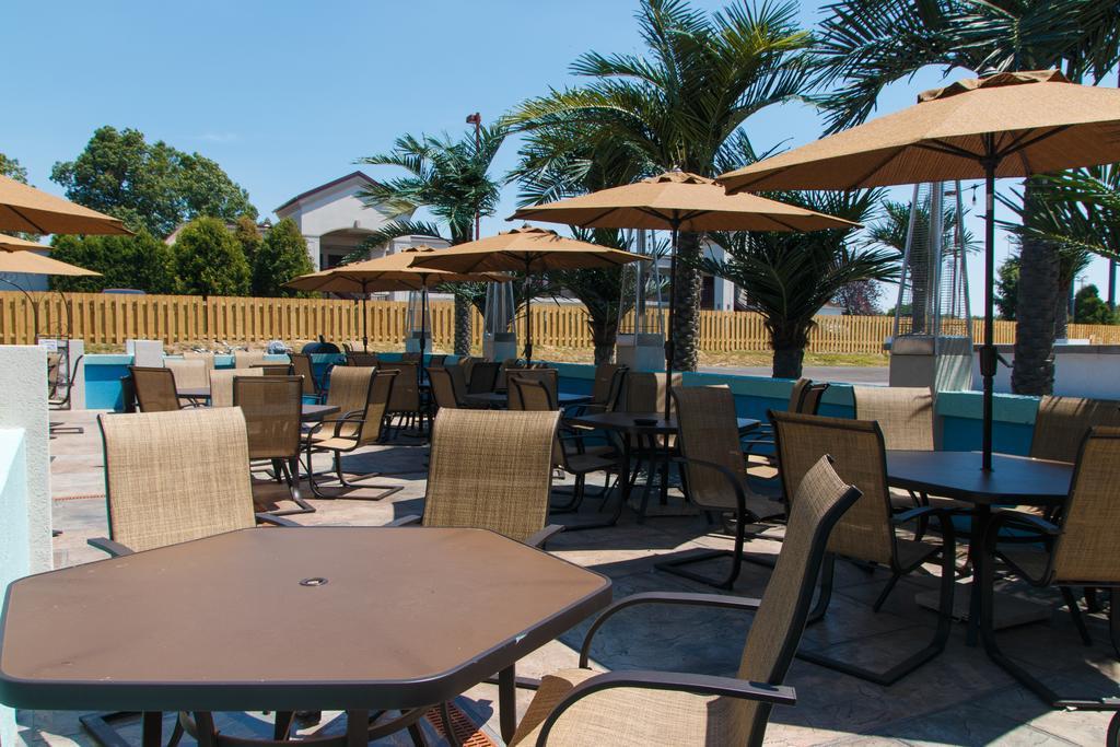 California Palms Hotel And Suites Austintown Kültér fotó