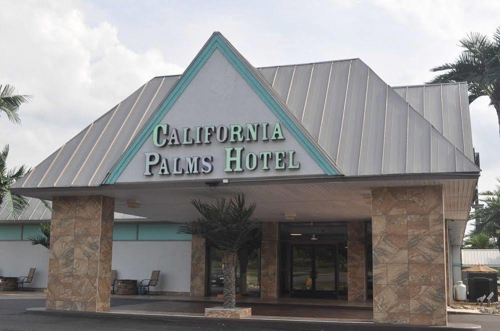 California Palms Hotel And Suites Austintown Kültér fotó